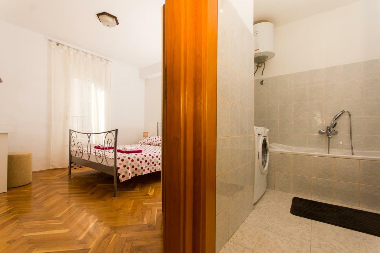 Apartman Ruza Lägenhet Trogir Exteriör bild