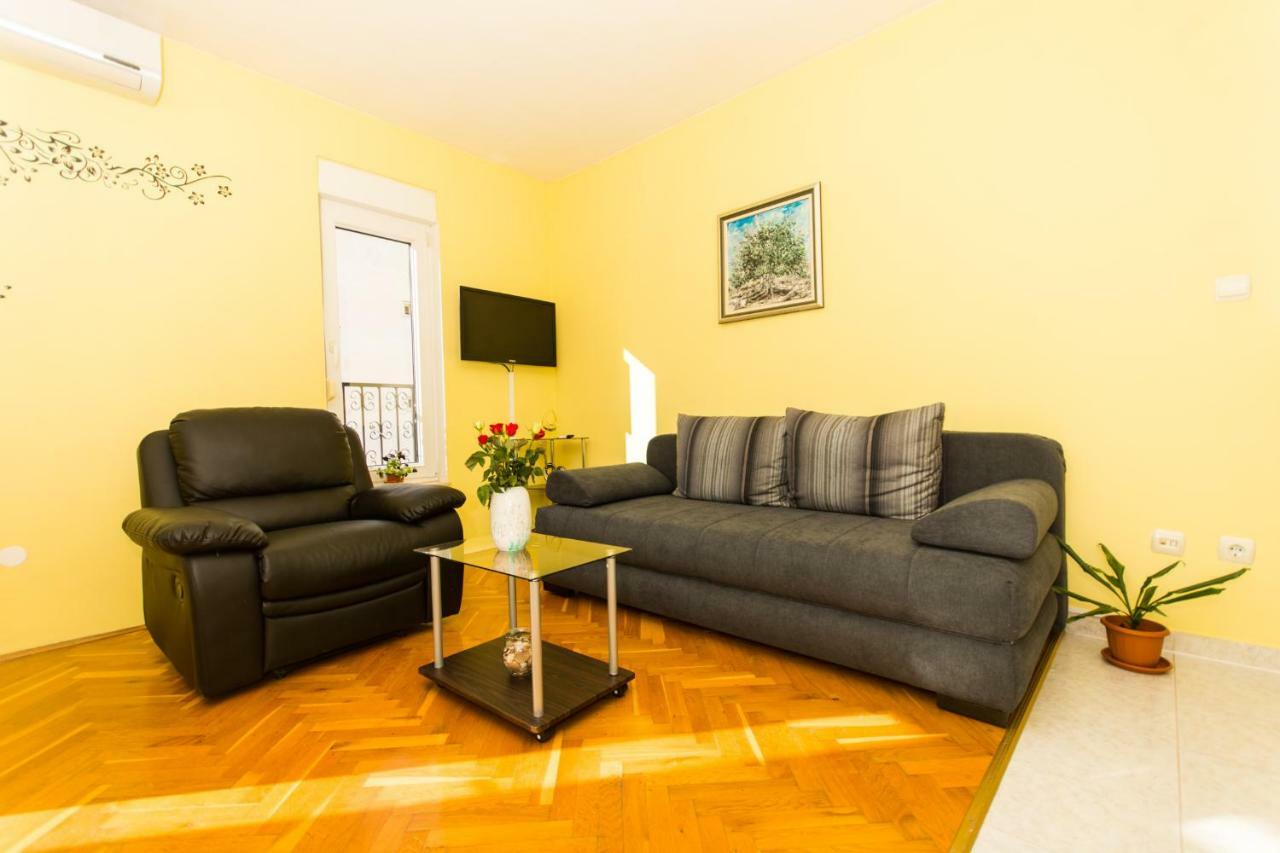 Apartman Ruza Lägenhet Trogir Exteriör bild