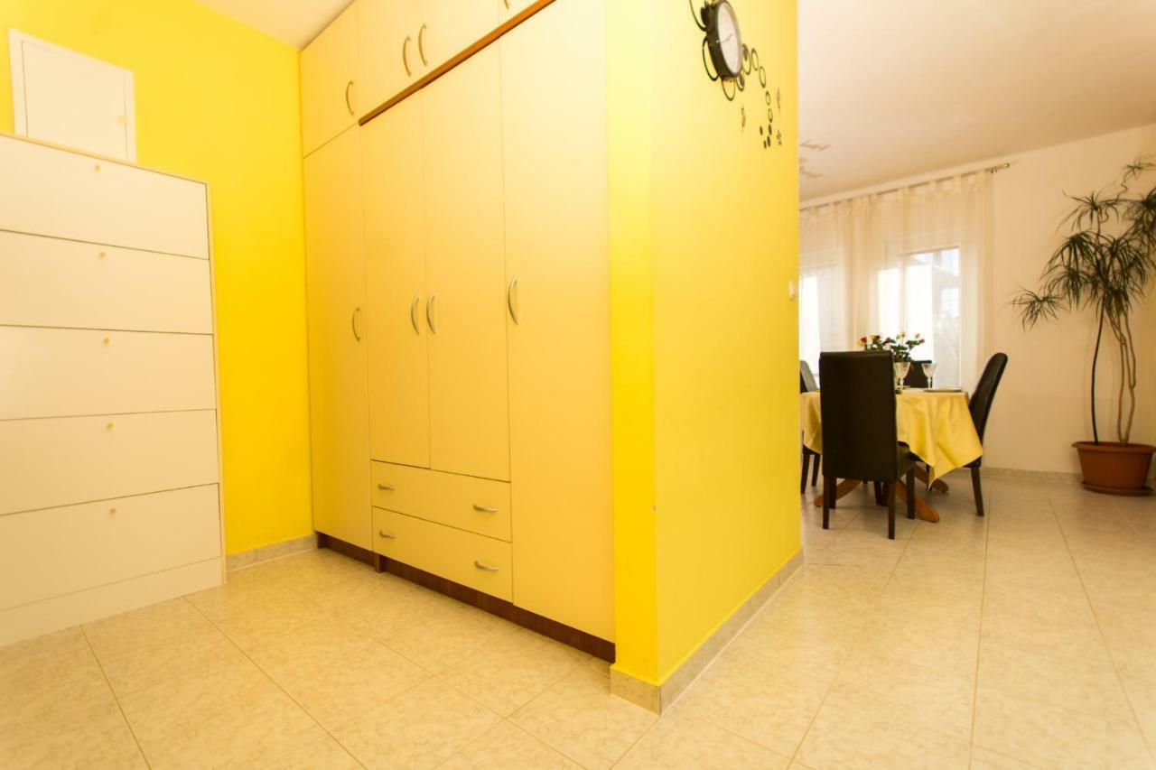 Apartman Ruza Lägenhet Trogir Exteriör bild