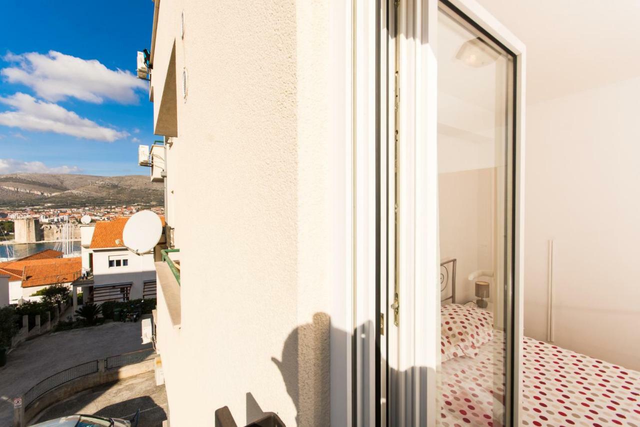 Apartman Ruza Lägenhet Trogir Exteriör bild