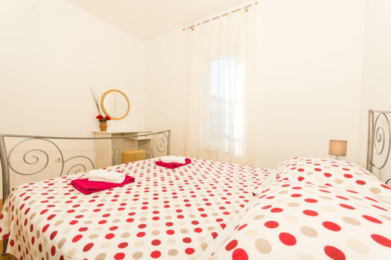 Apartman Ruza Lägenhet Trogir Exteriör bild