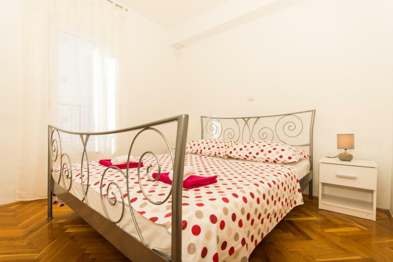 Apartman Ruza Lägenhet Trogir Exteriör bild