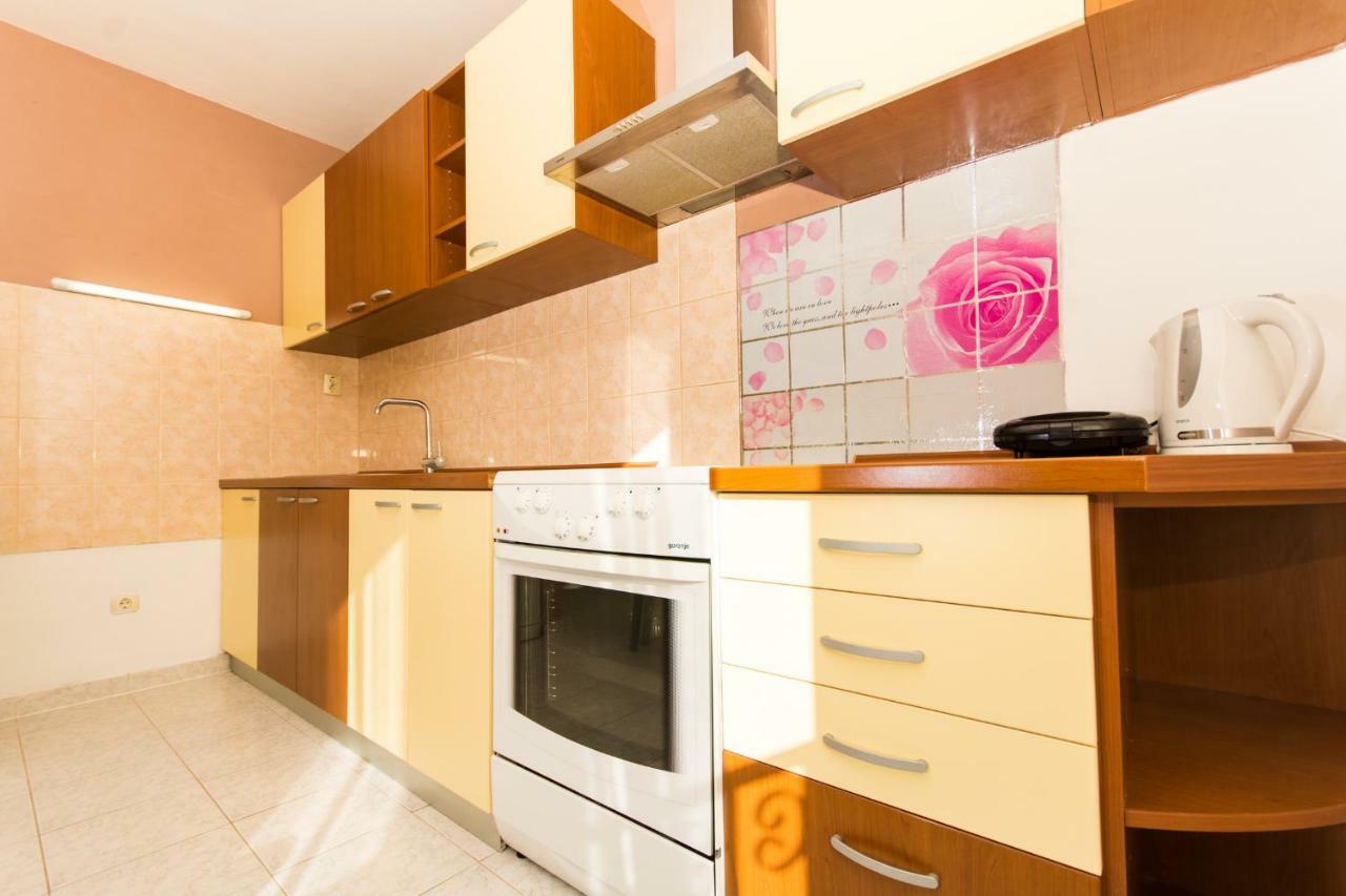 Apartman Ruza Lägenhet Trogir Exteriör bild