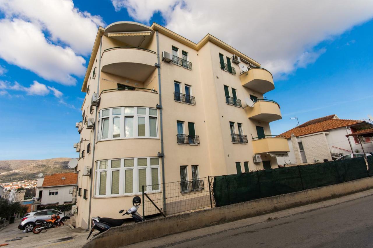 Apartman Ruza Lägenhet Trogir Exteriör bild