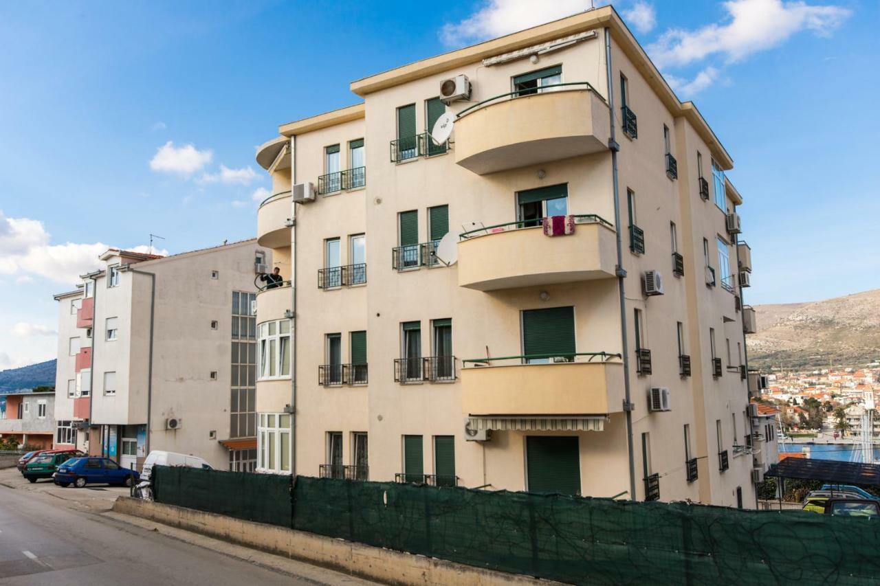 Apartman Ruza Lägenhet Trogir Exteriör bild